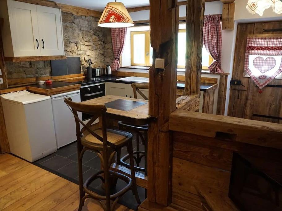La Grange De Pimberty - Beautiful Apartments 27 Miles From Geneva Vailly Экстерьер фото